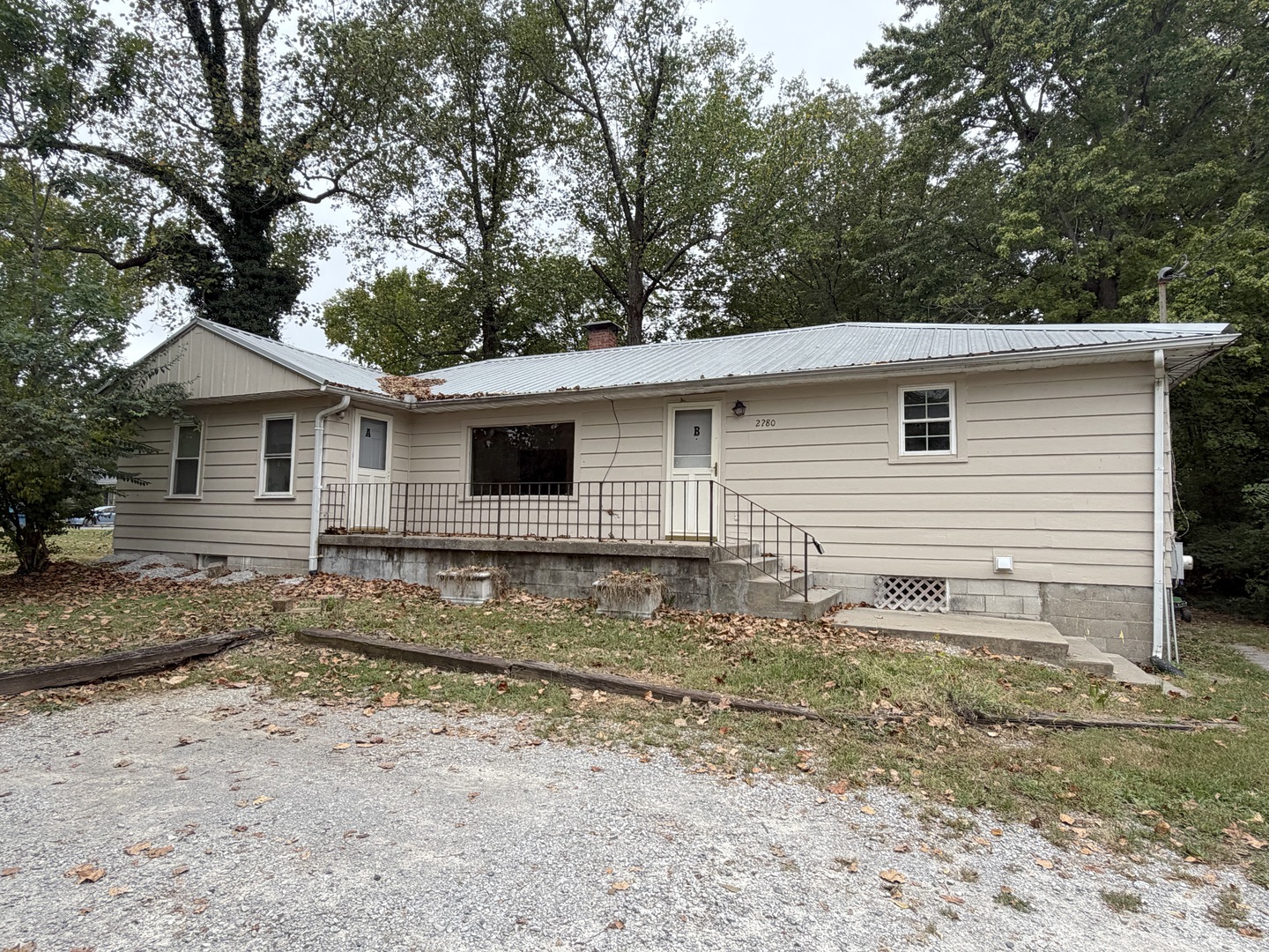 2280 S Illinois Avenue Property Photo 1
