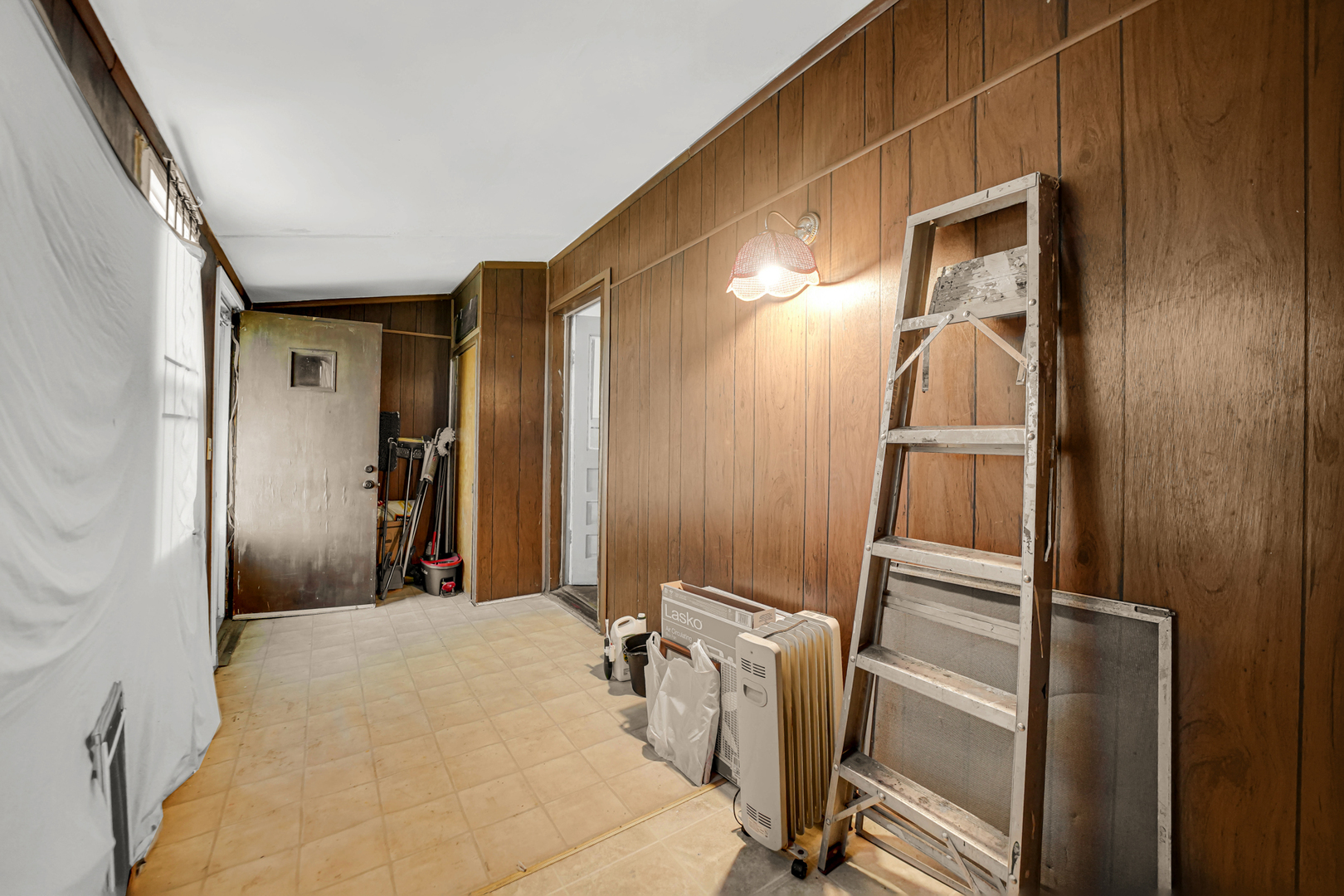 700 W 82nd Street Property Photo 16