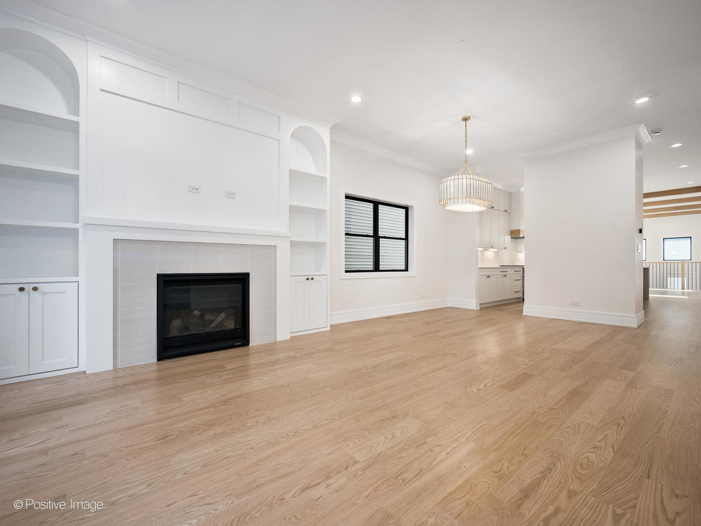 1619 W Summerdale Avenue Property Photo 4