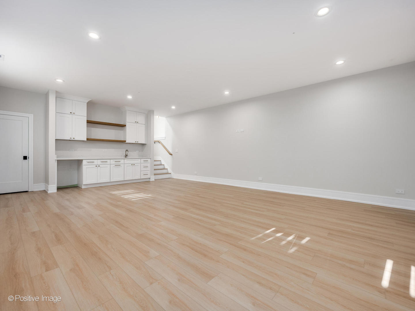 1619 W Summerdale Avenue Property Photo 27
