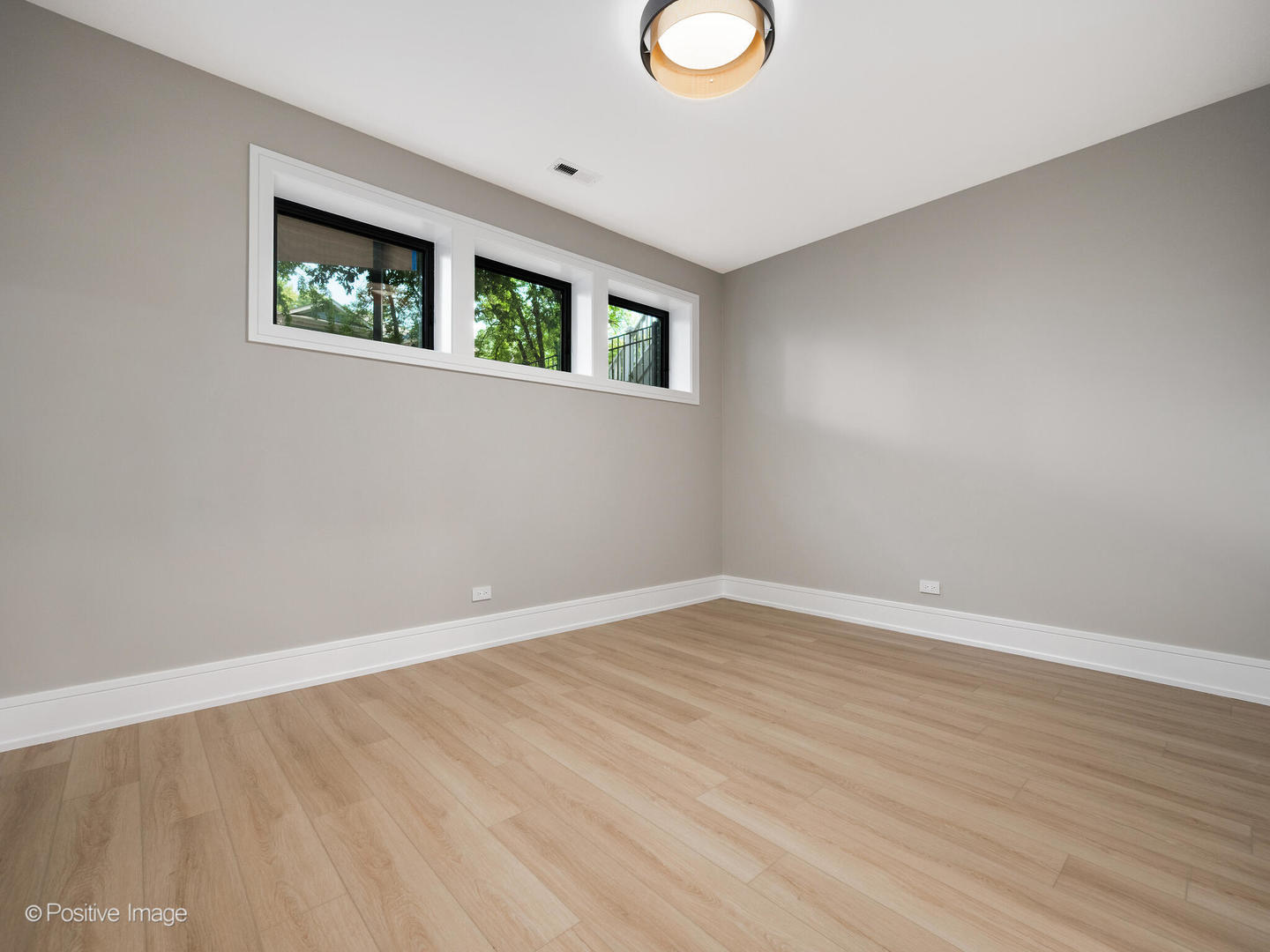 1619 W Summerdale Avenue Property Photo 31