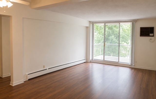 2222 S Stewart Avenue 1h Property Photo 2