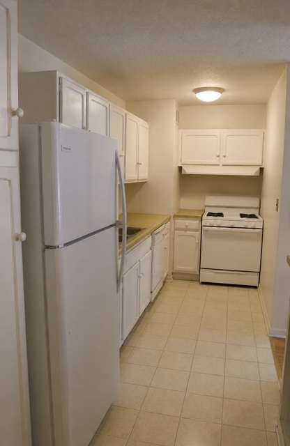 2222 S Stewart Avenue 1h Property Photo 7