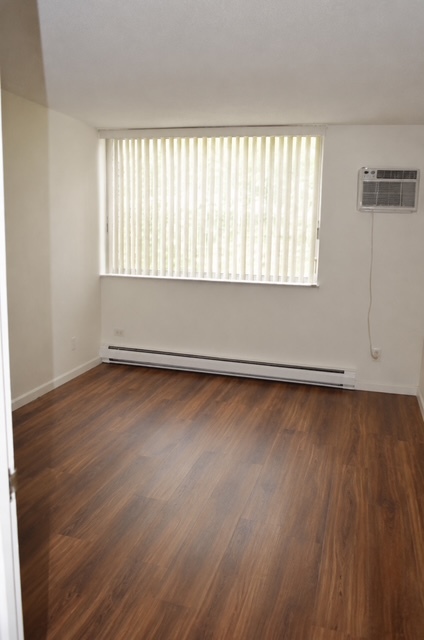 2222 S Stewart Avenue 1h Property Photo 8