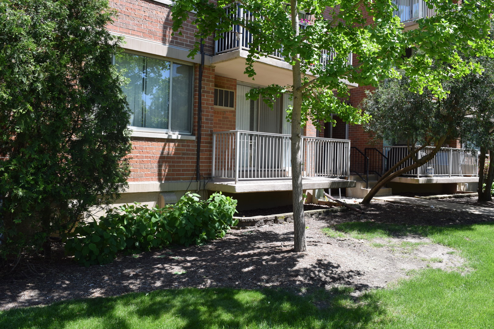 2222 S Stewart Avenue 1h Property Photo 13