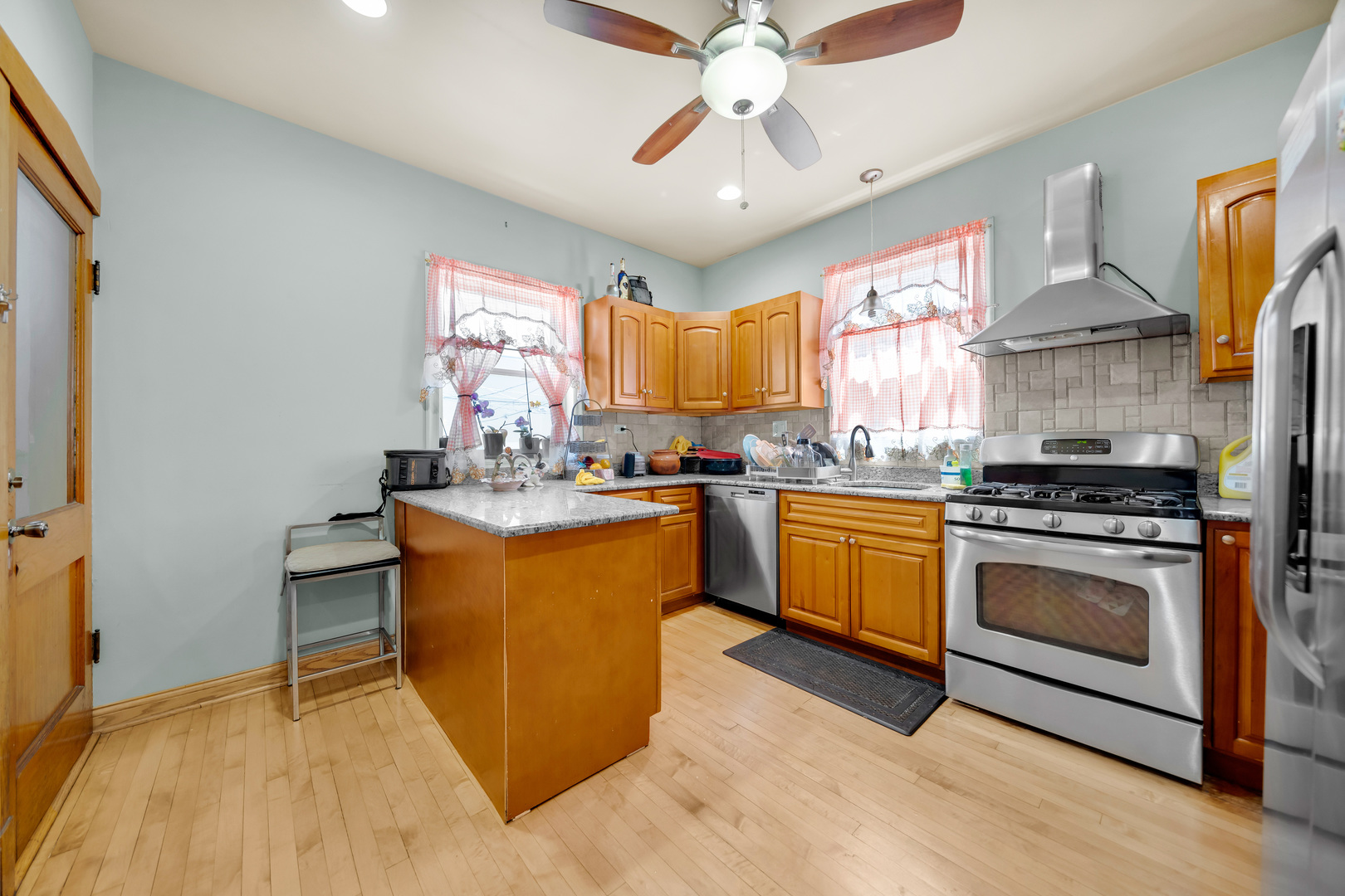 1413 S Central Avenue Property Photo 8