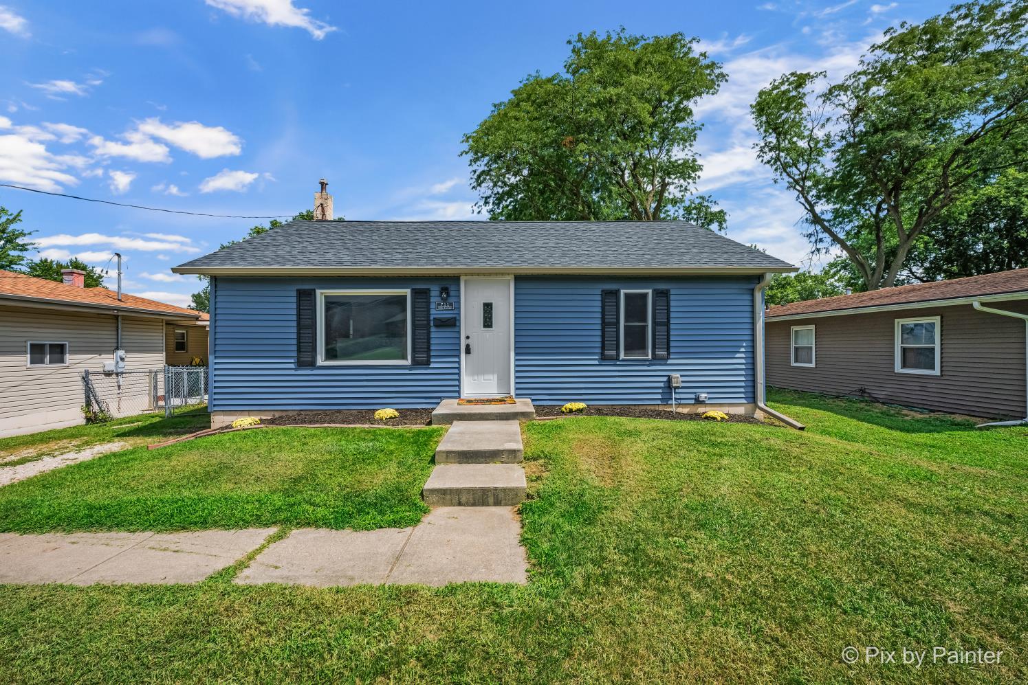 711 10th Avenue Property Photo 1