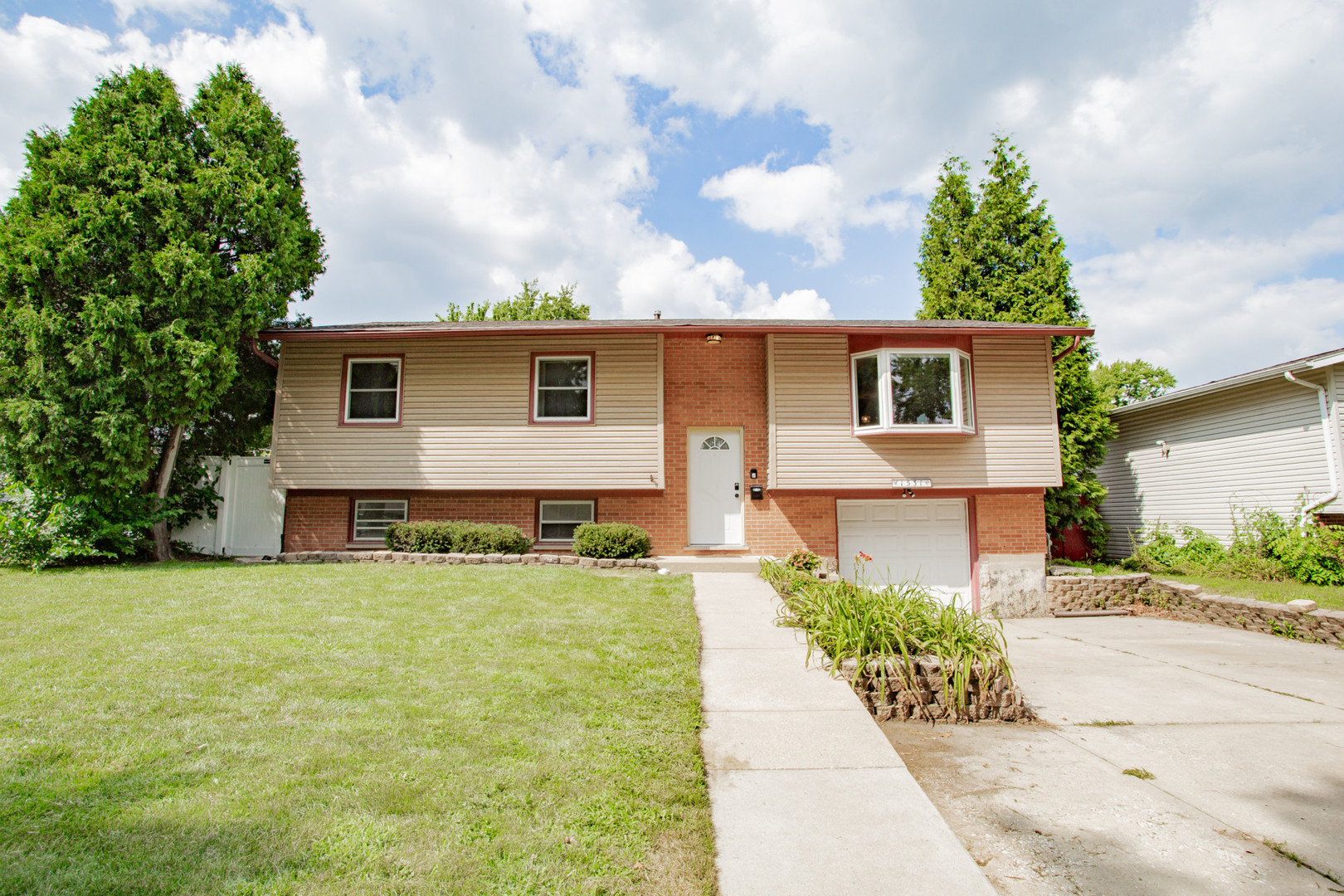 1531 Maplewood Avenue Property Photo 1