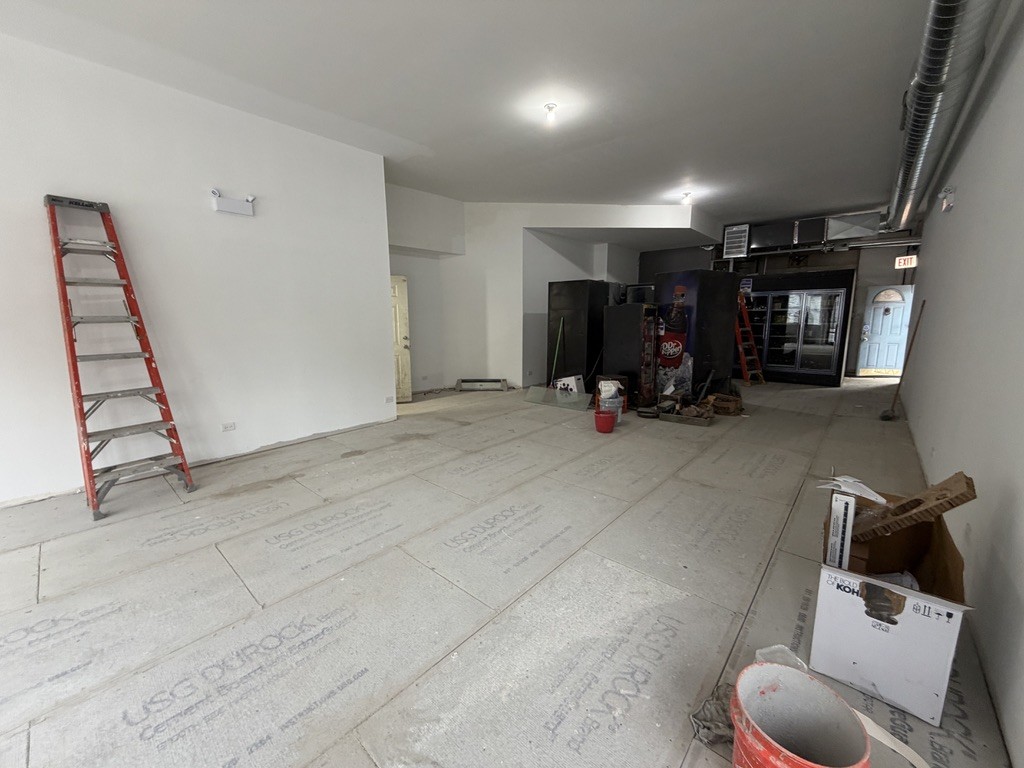 2155 W North Avenue Property Photo 6