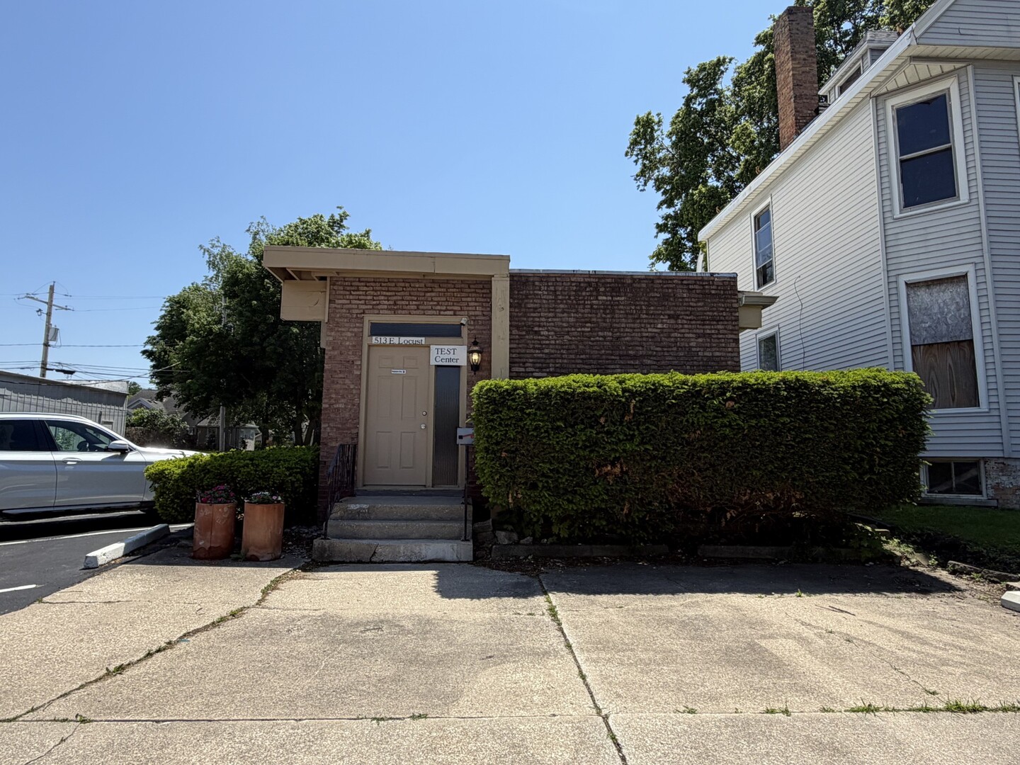513 E Locust Street Property Photo 1