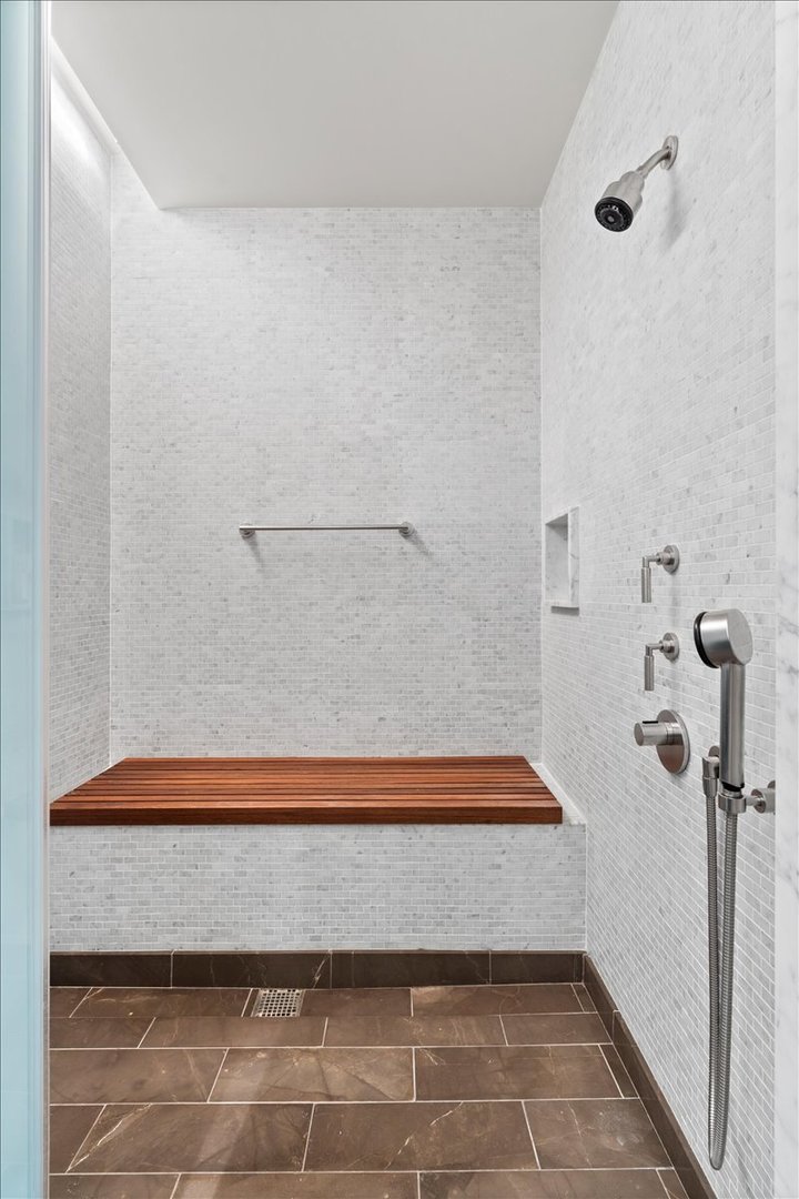 77 E Walton Street 24d Property Photo 29