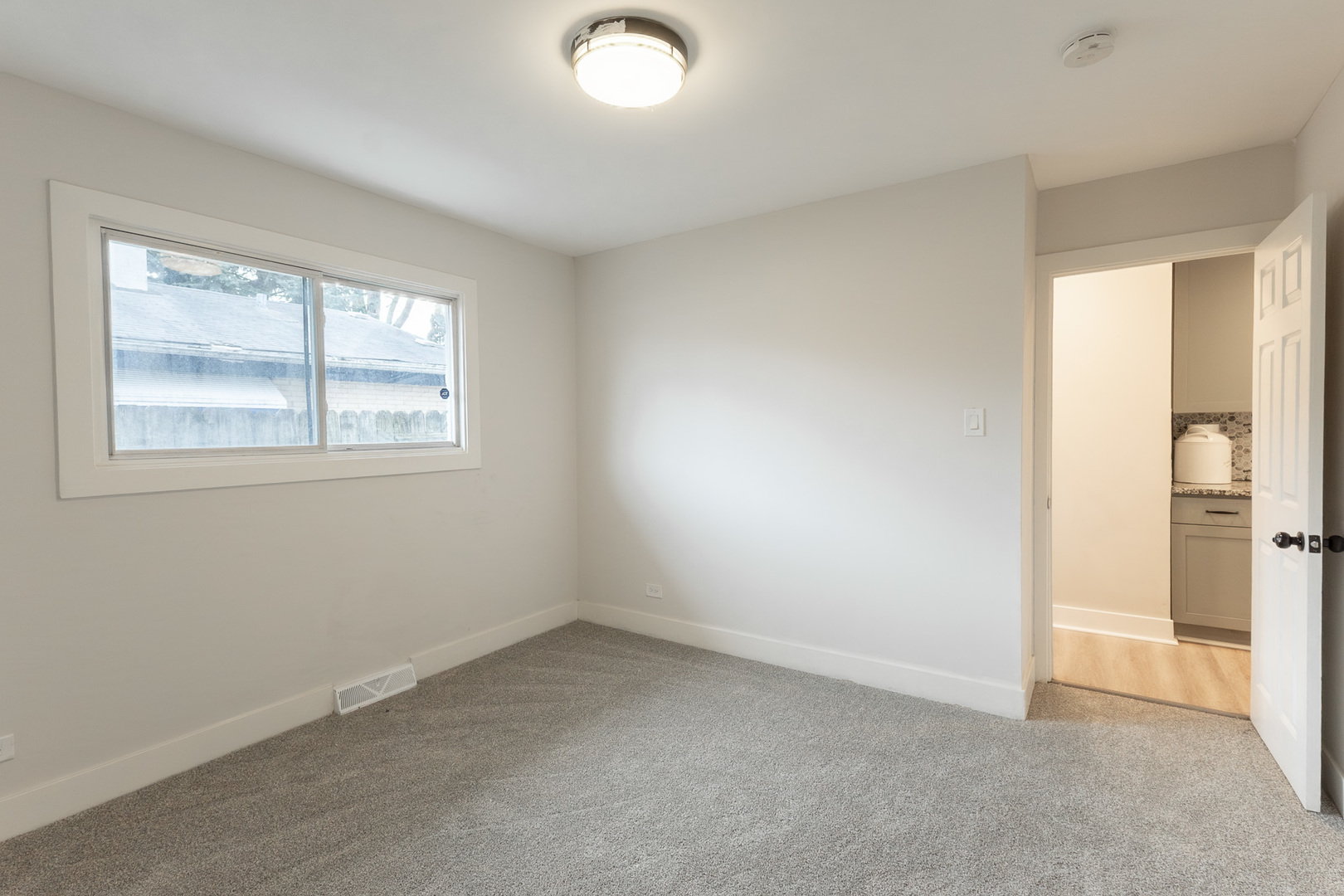 16412 Wood Street Property Photo 10