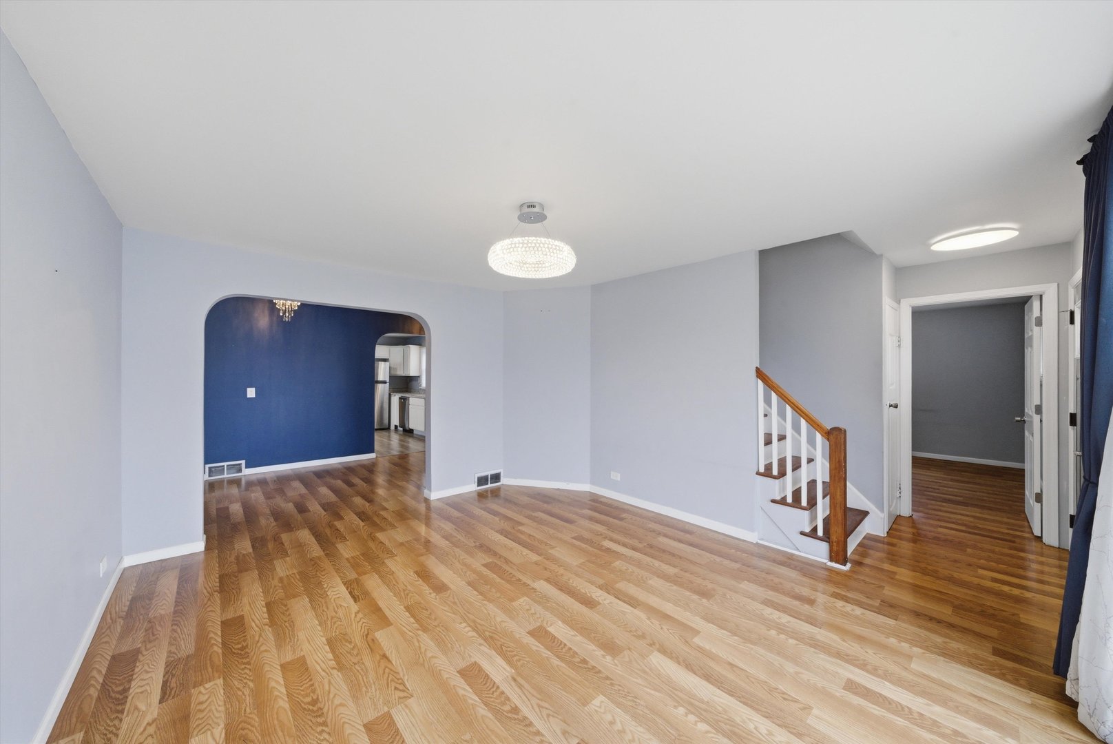 1517 E Roosevelt Road Property Photo 3