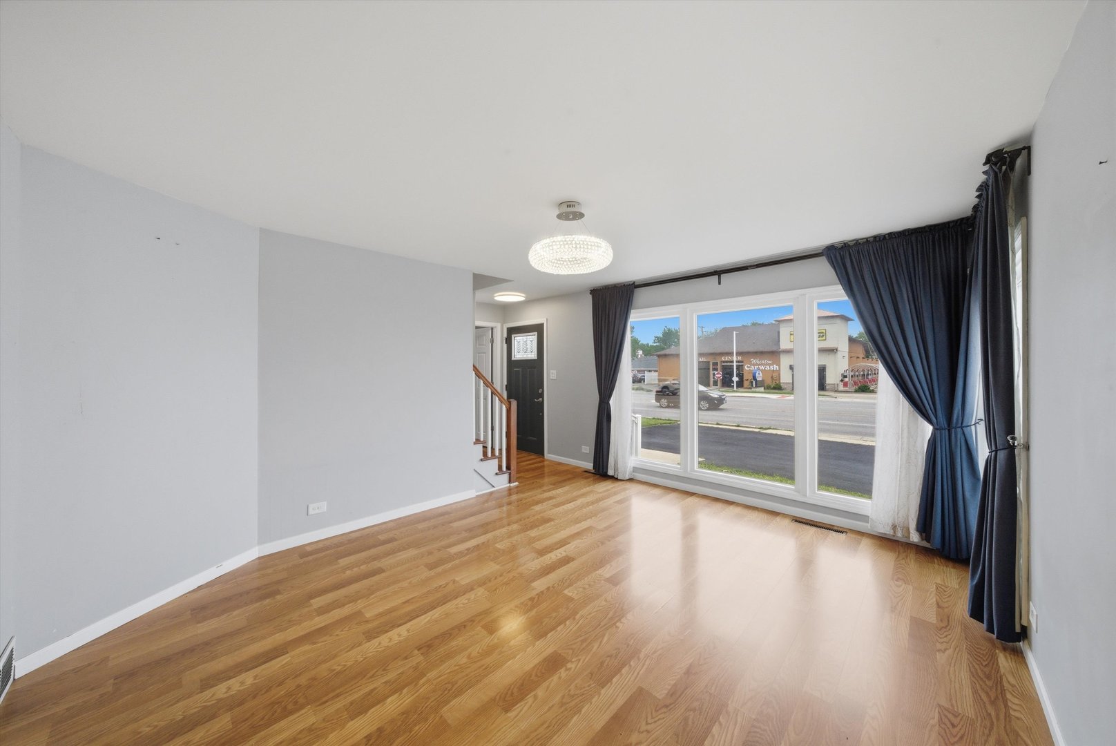 1517 E Roosevelt Road Property Photo 4