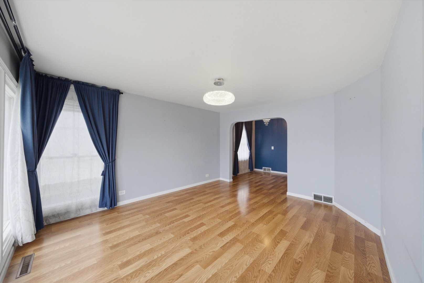 1517 E Roosevelt Road Property Photo 6