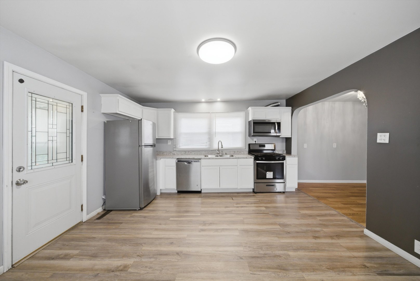 1517 E Roosevelt Road Property Photo 11