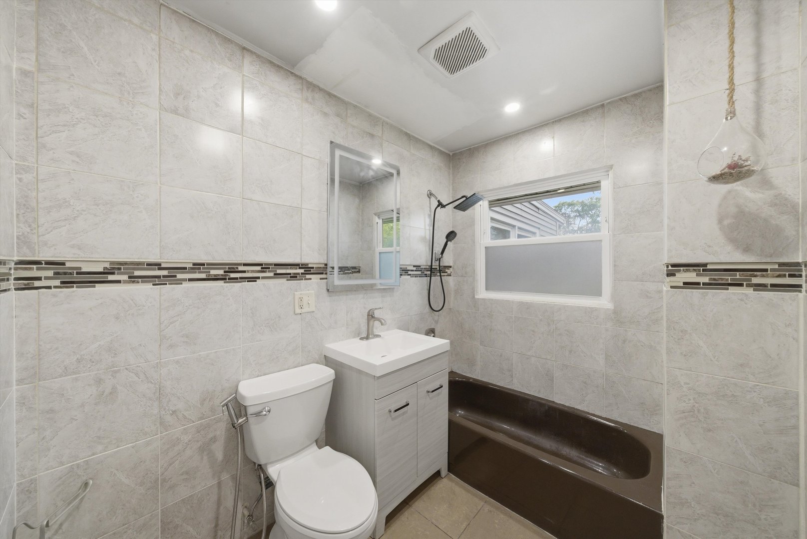 1517 E Roosevelt Road Property Photo 14