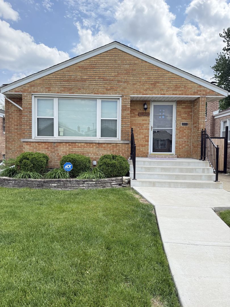 3725 W 80th Street Property Photo 5
