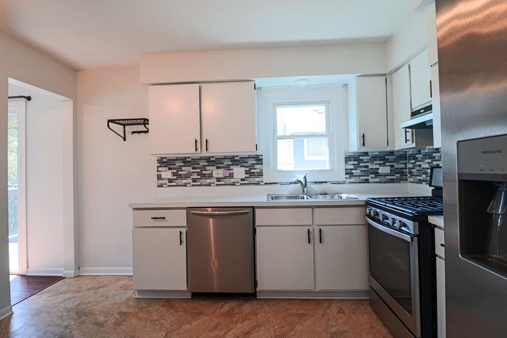 500 N Westwood Avenue Property Photo 4