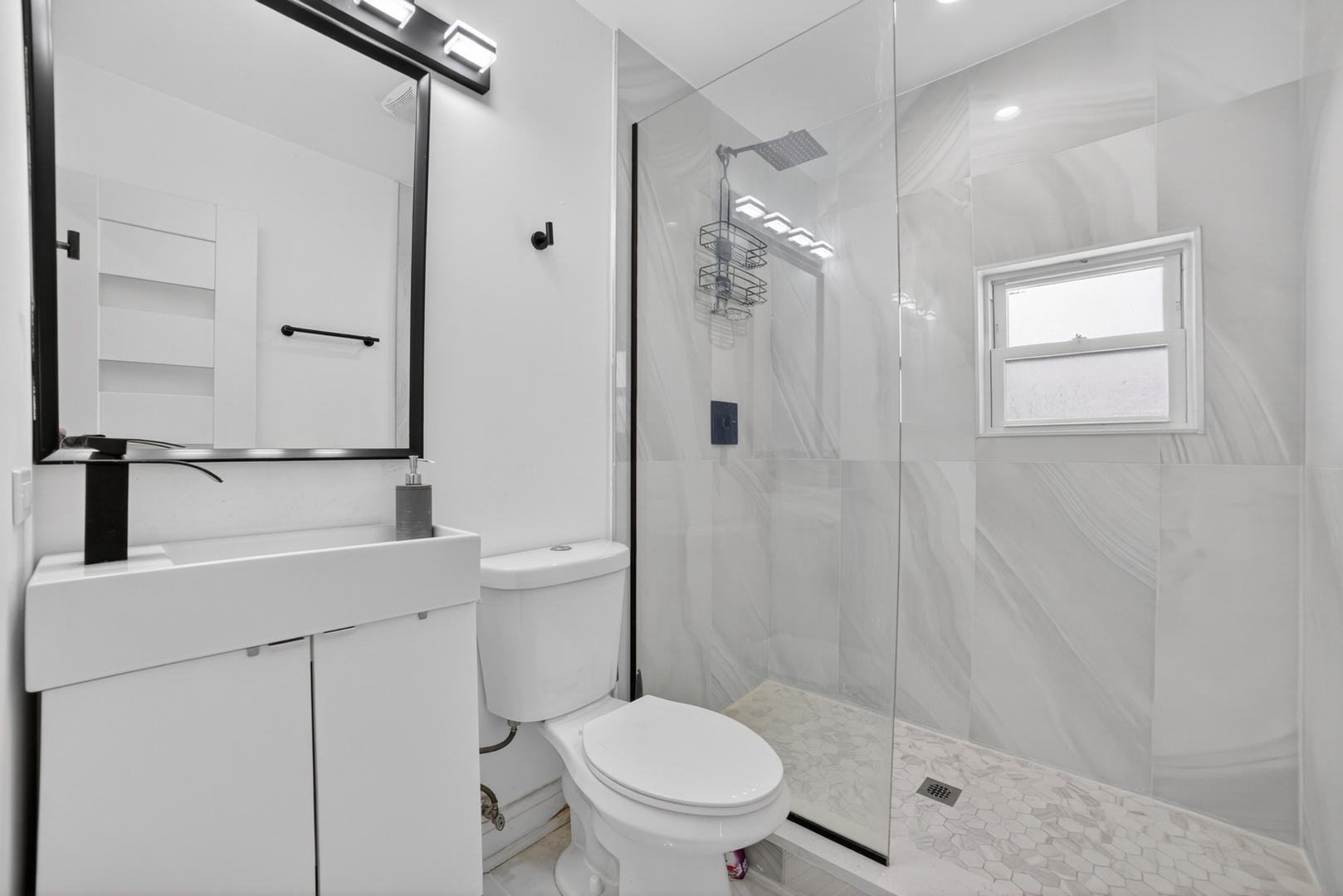 135 N 16th Avenue Property Photo 6