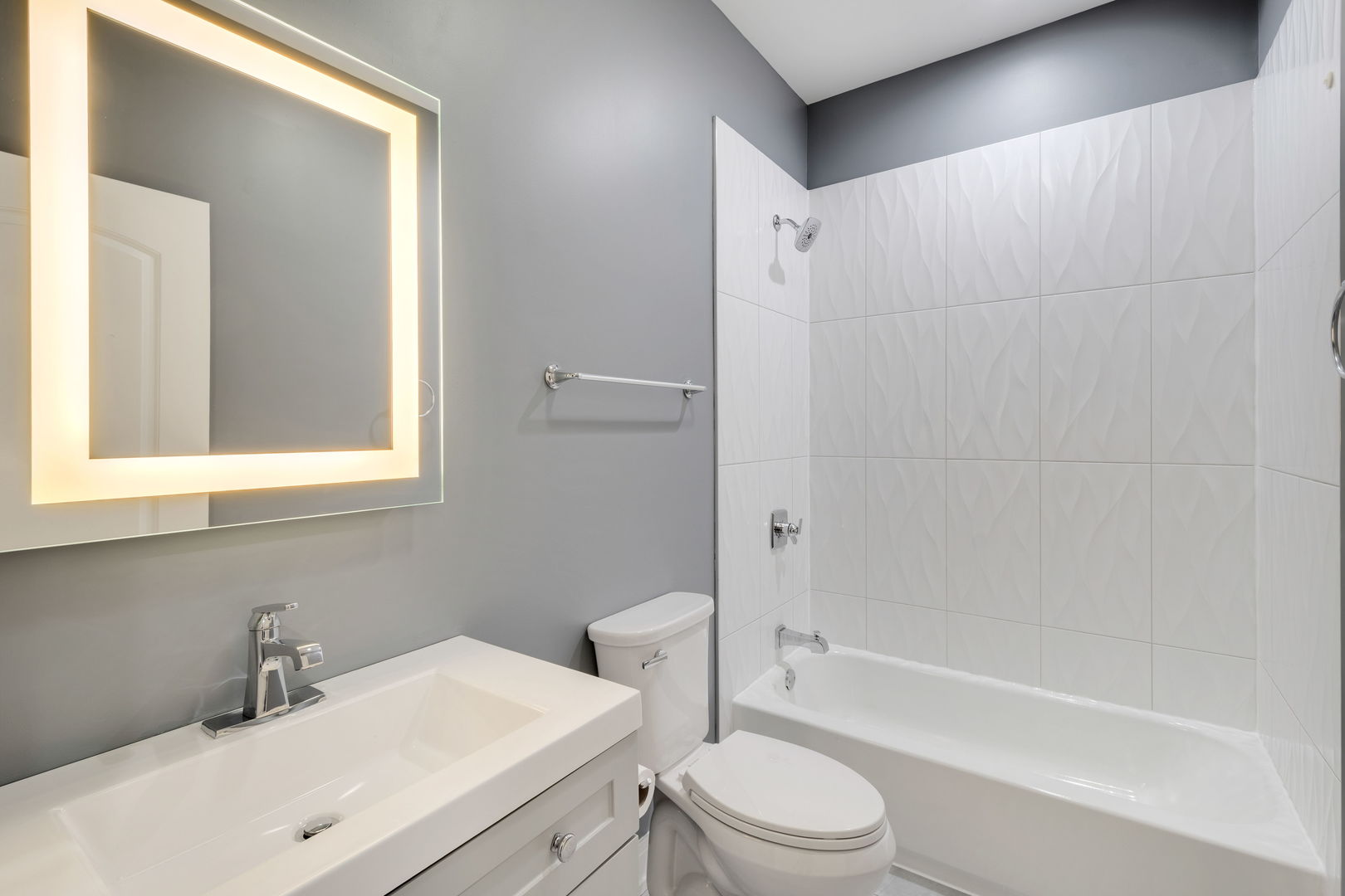 6418 S Champlain Avenue Property Photo 10
