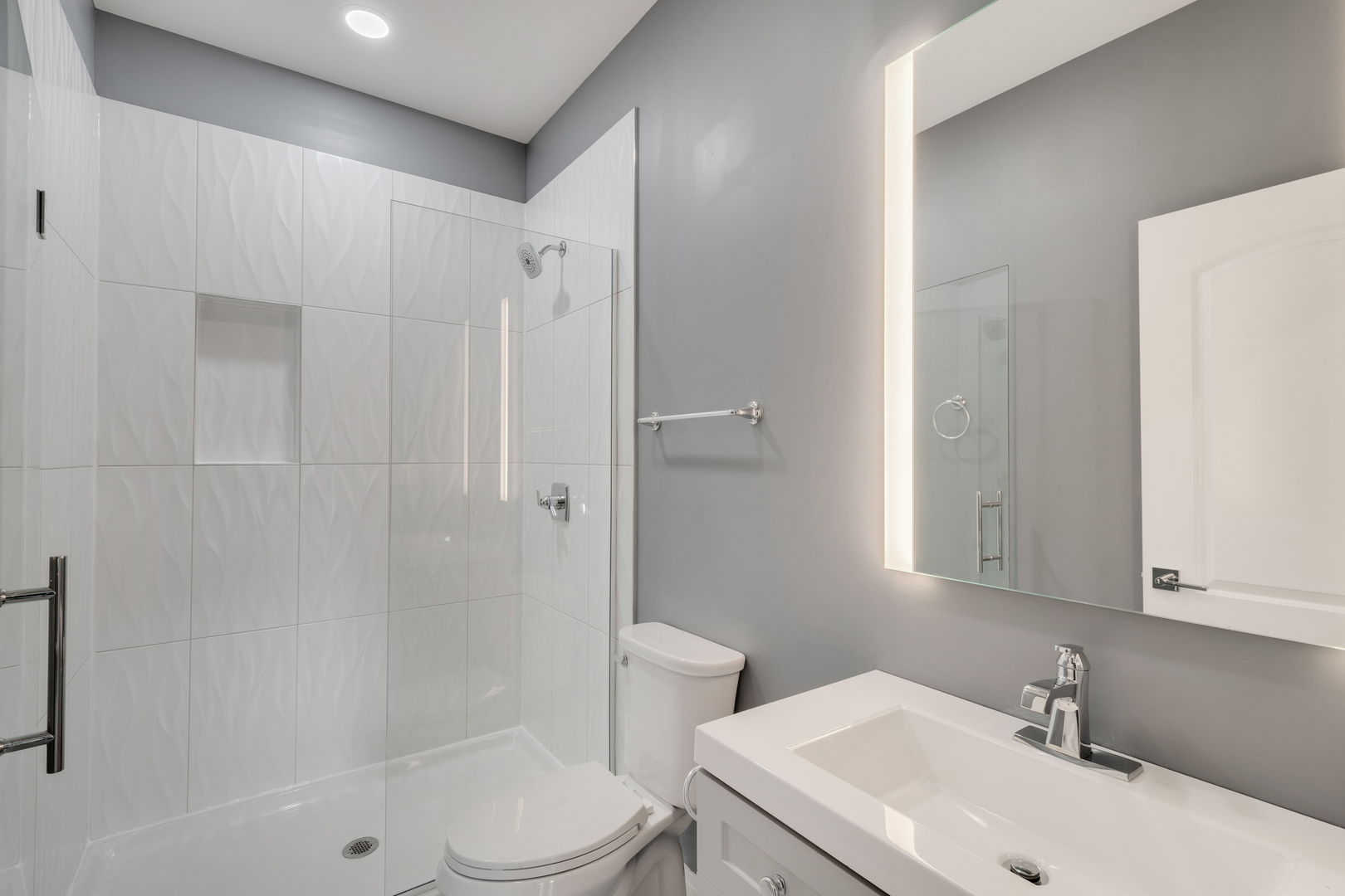 6418 S Champlain Avenue Property Photo 15