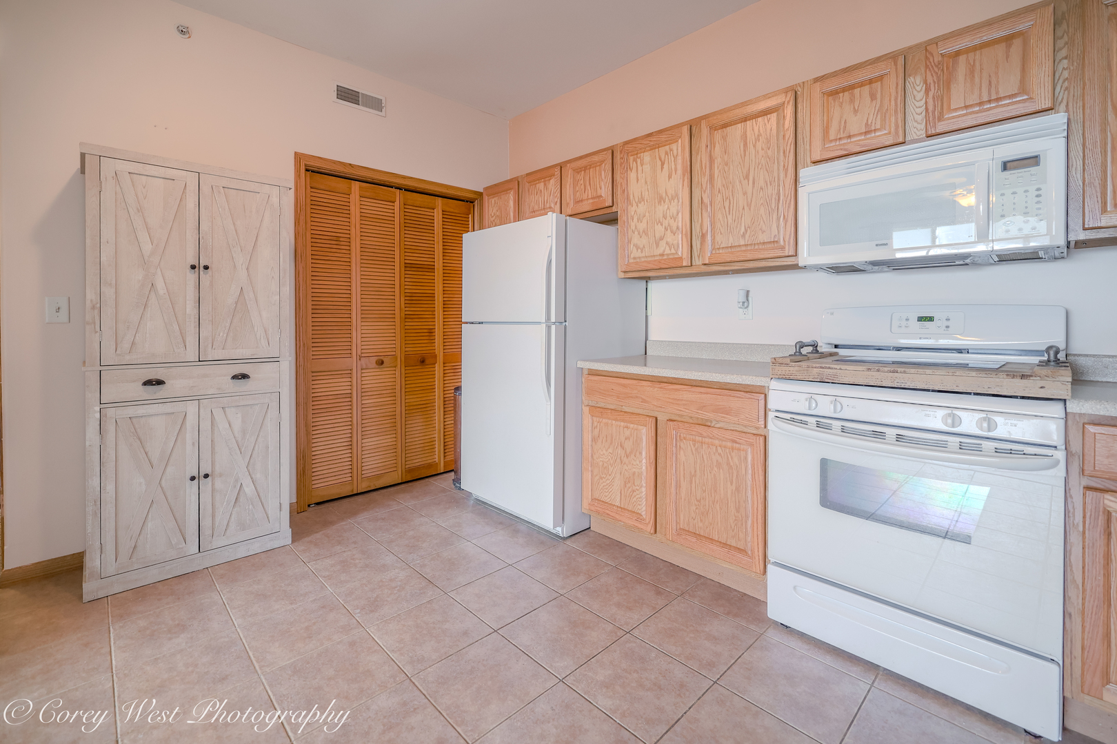 575 N Strack Street 103 Property Photo 9