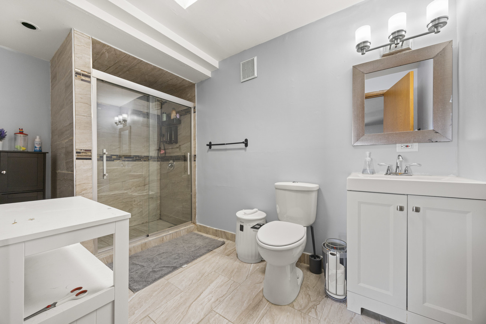3638 Blackstone Avenue Property Photo 6