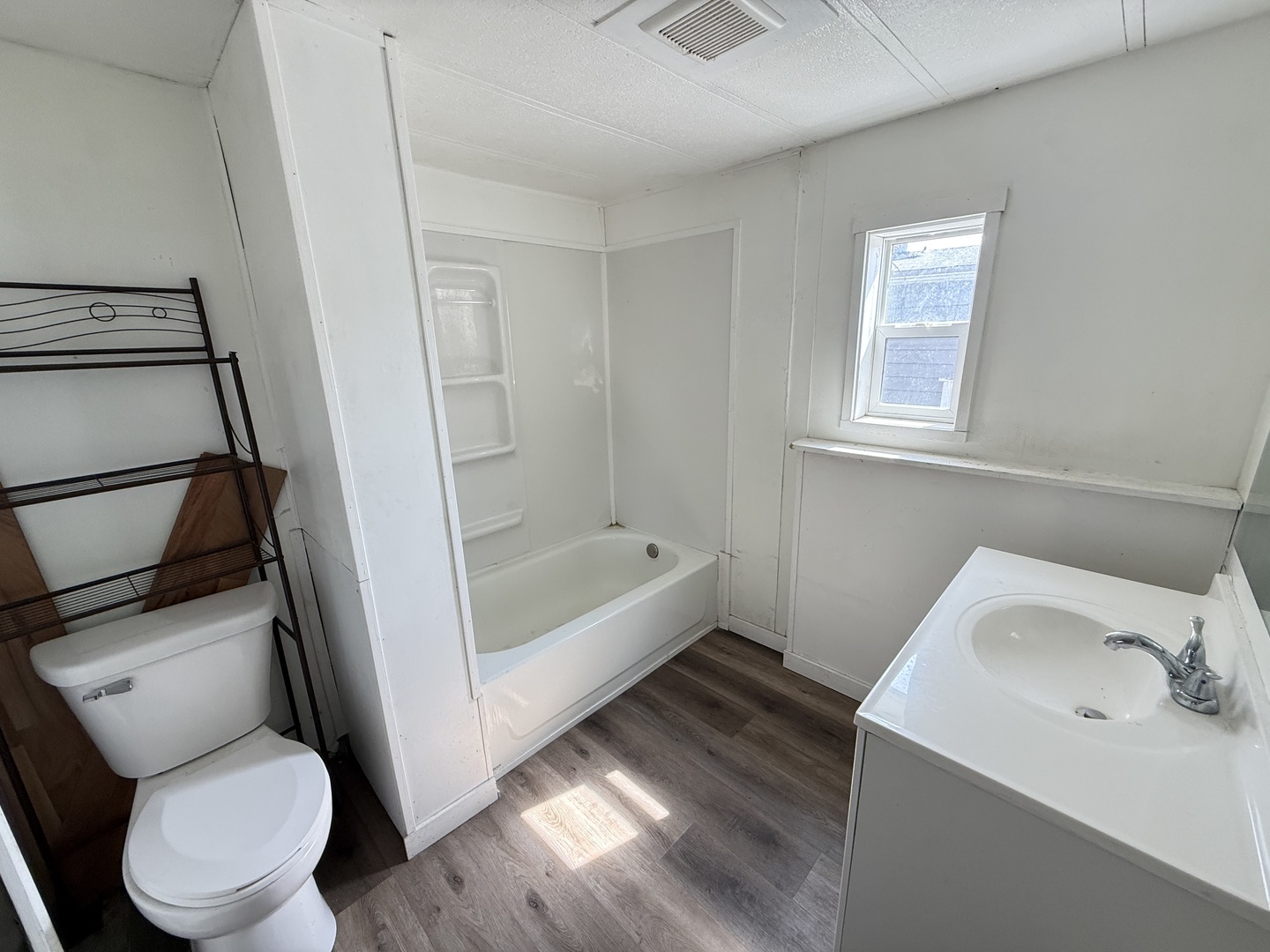 1712 S Dixie Highway 47 Property Photo 4