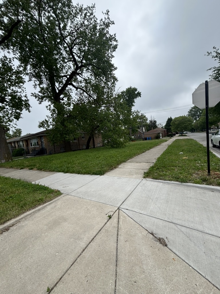 10200 S Torrence Avenue Property Photo 1