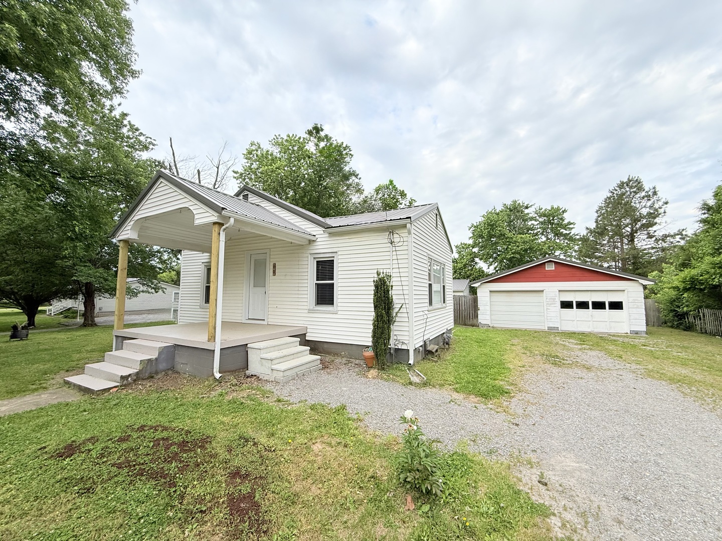 90 Pickering Road Property Photo 1