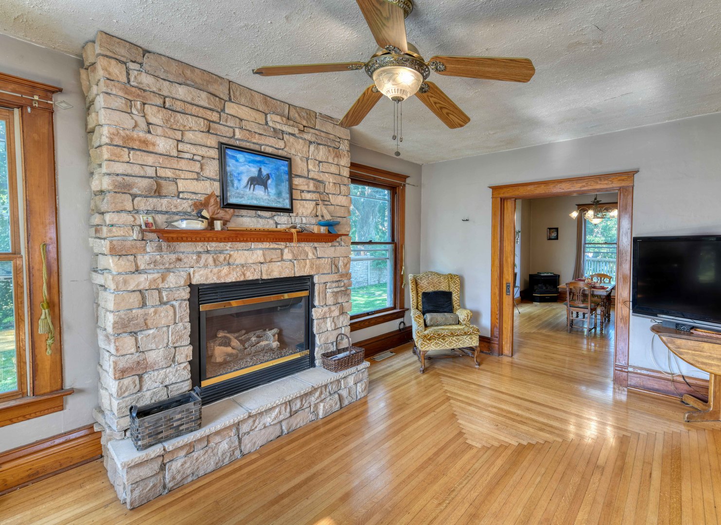 188 Peru Street Property Photo 4