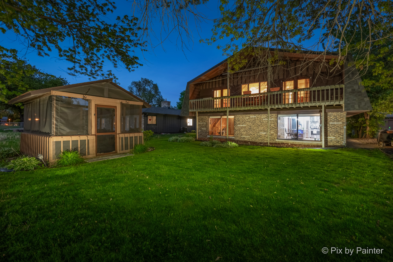 1423 N River Road Property Photo