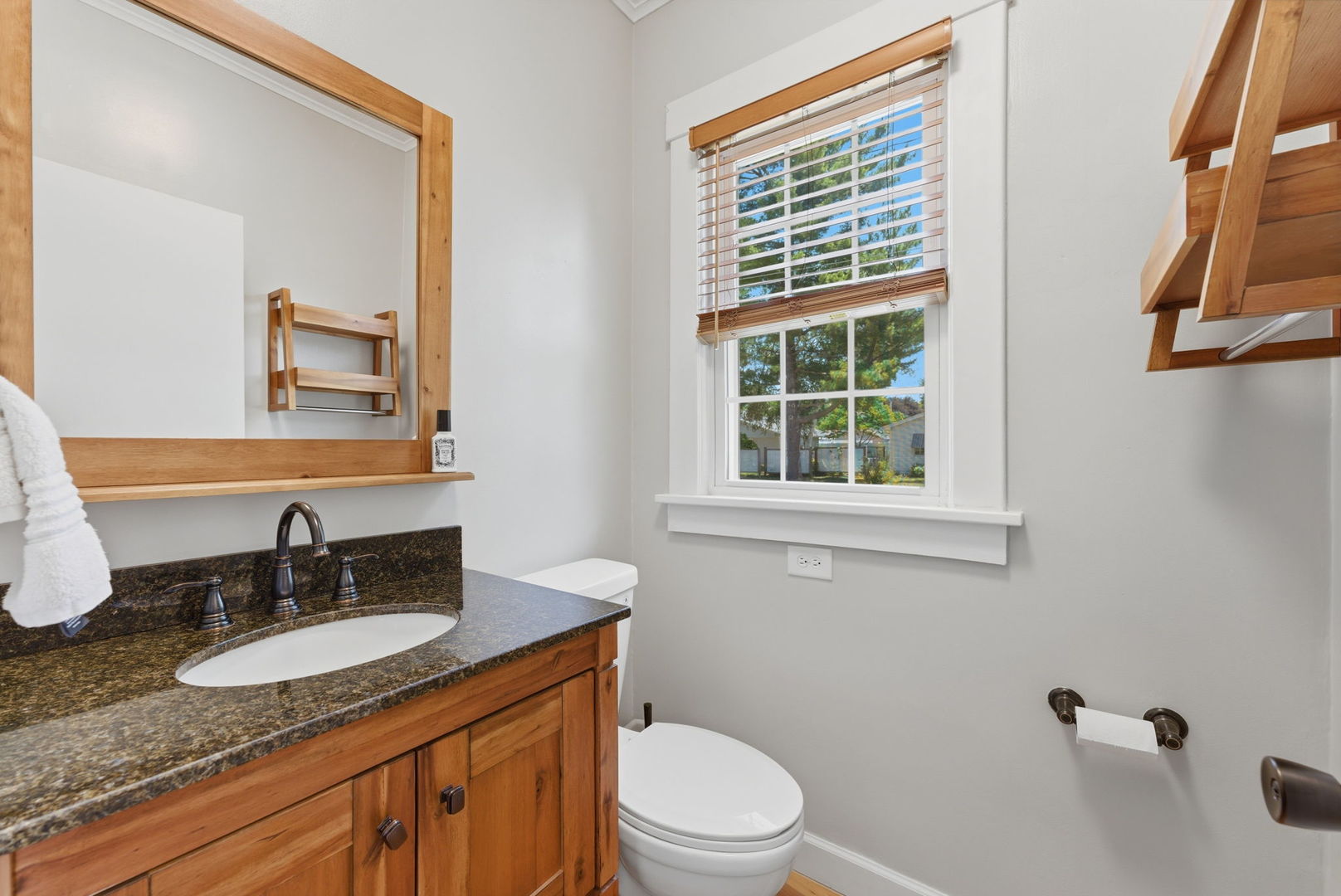 940 Jones Street Property Photo 13