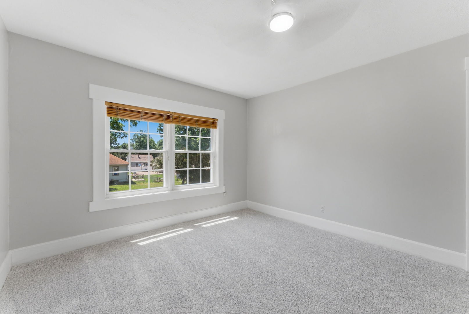 940 Jones Street Property Photo 23