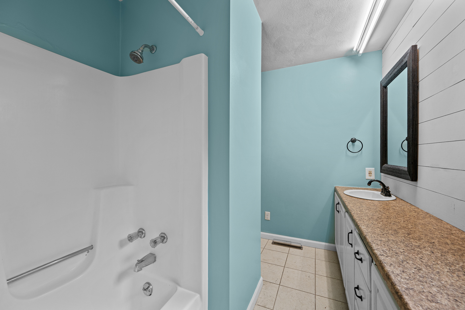 8504 Ridgewood Road 501 Property Photo 17