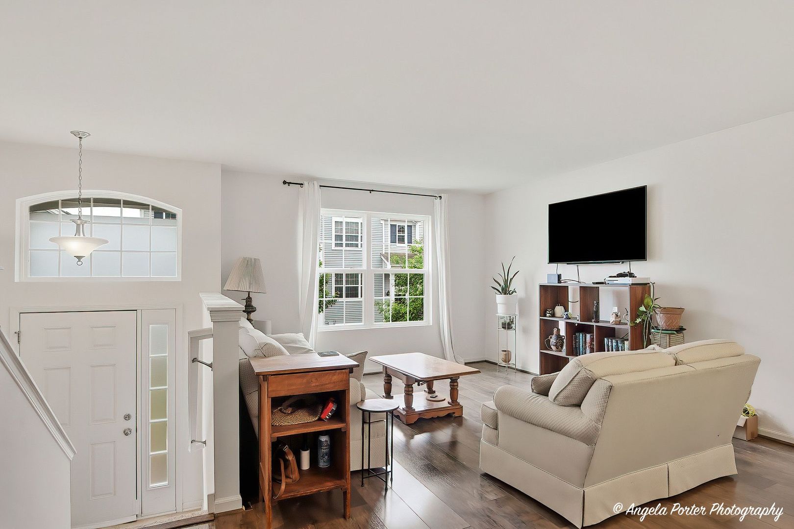 1090 Piccolo Lane Property Photo 2