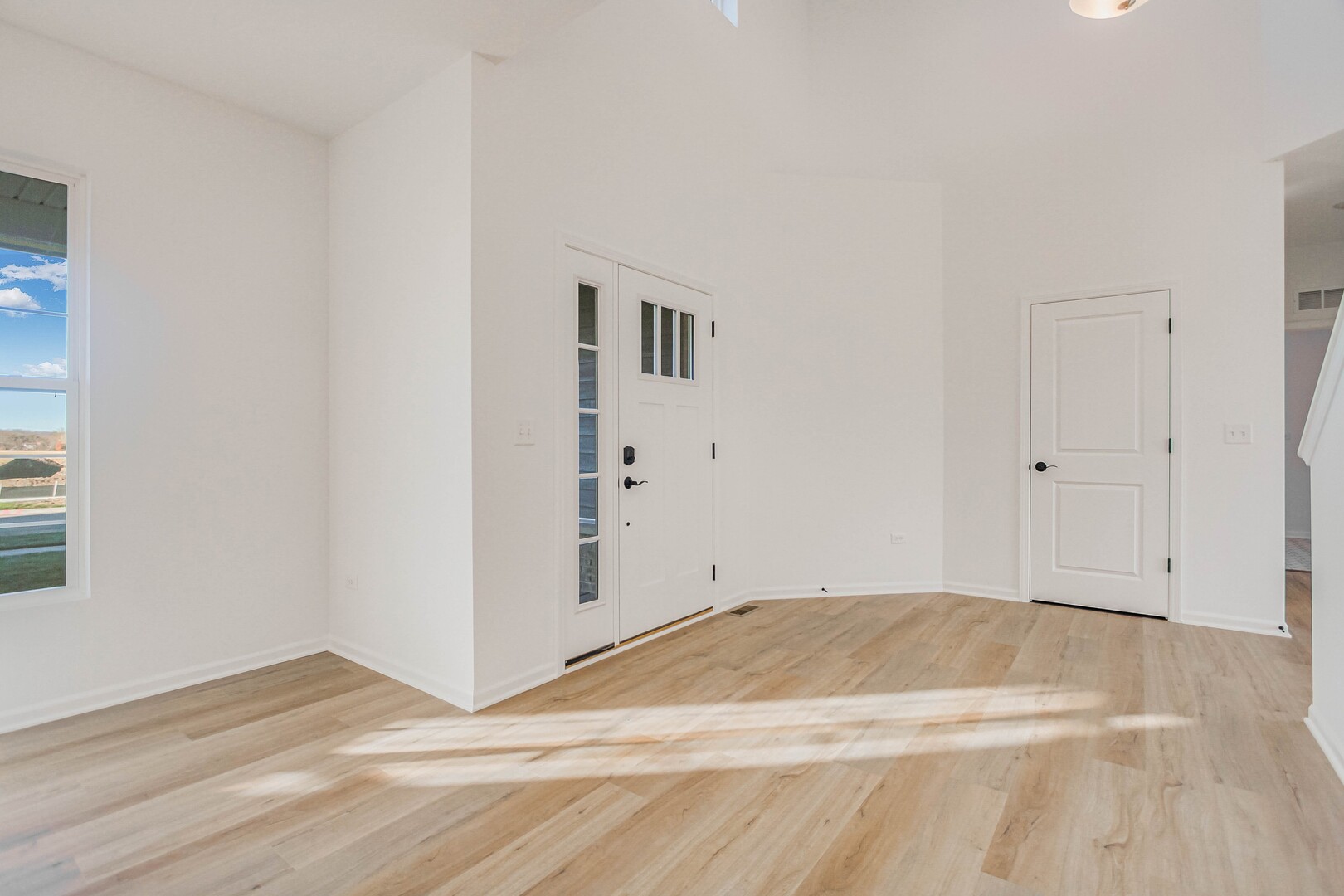 10902 Chadsey Circle Property Photo 2