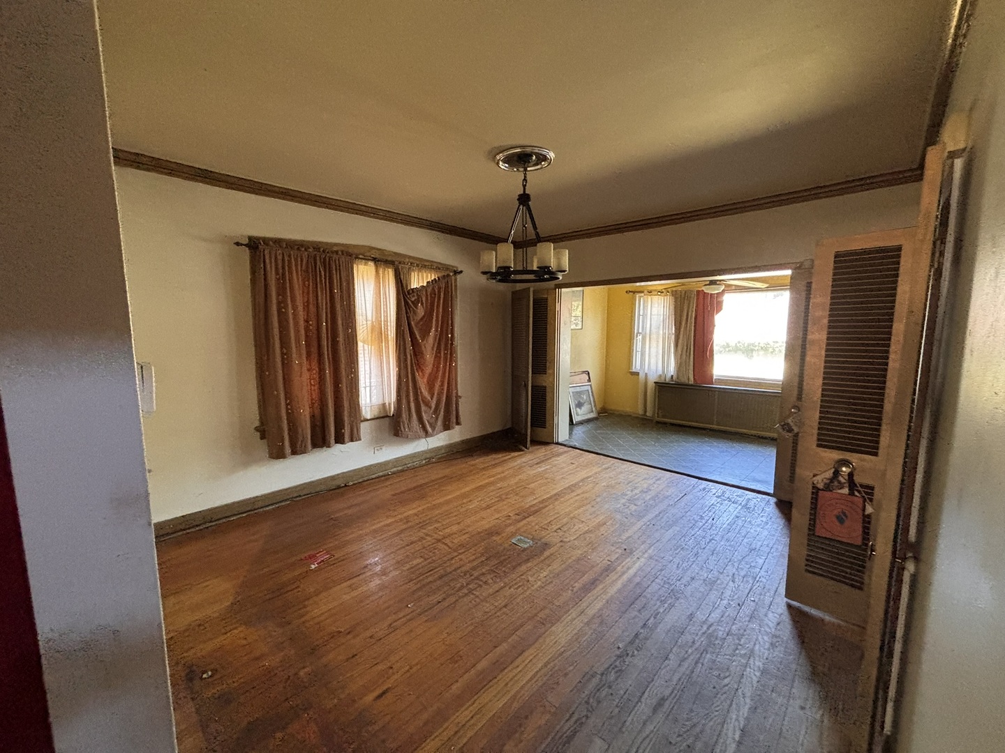7646 S Merrill Avenue Property Photo 4