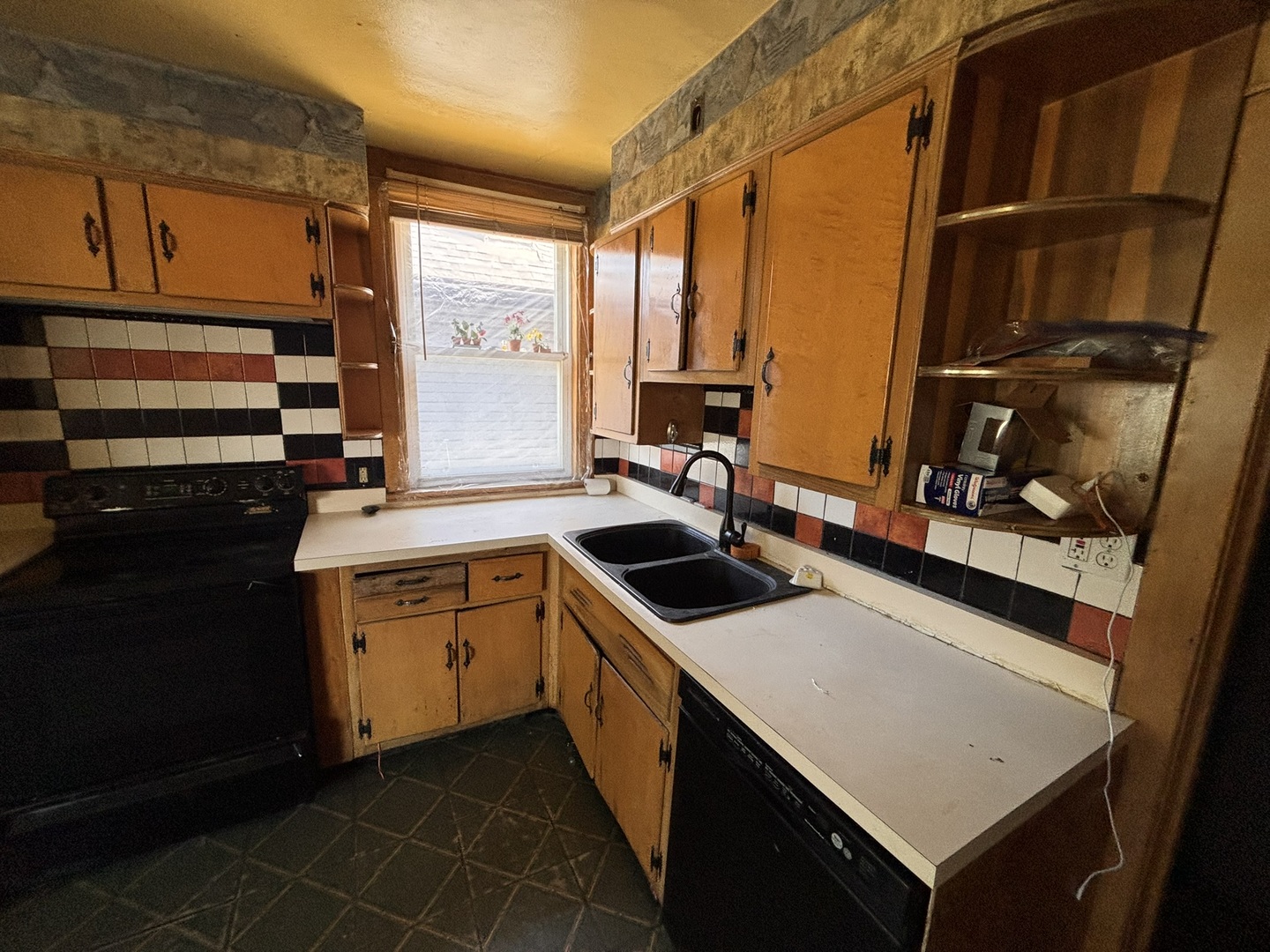 7646 S Merrill Avenue Property Photo 9
