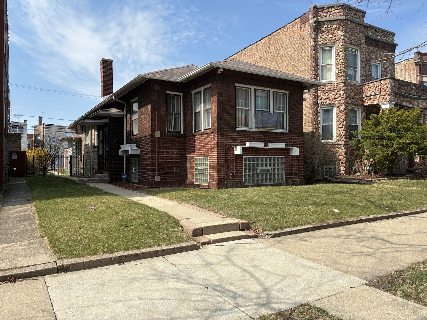 7340 S Crandon Avenue Property Photo 1