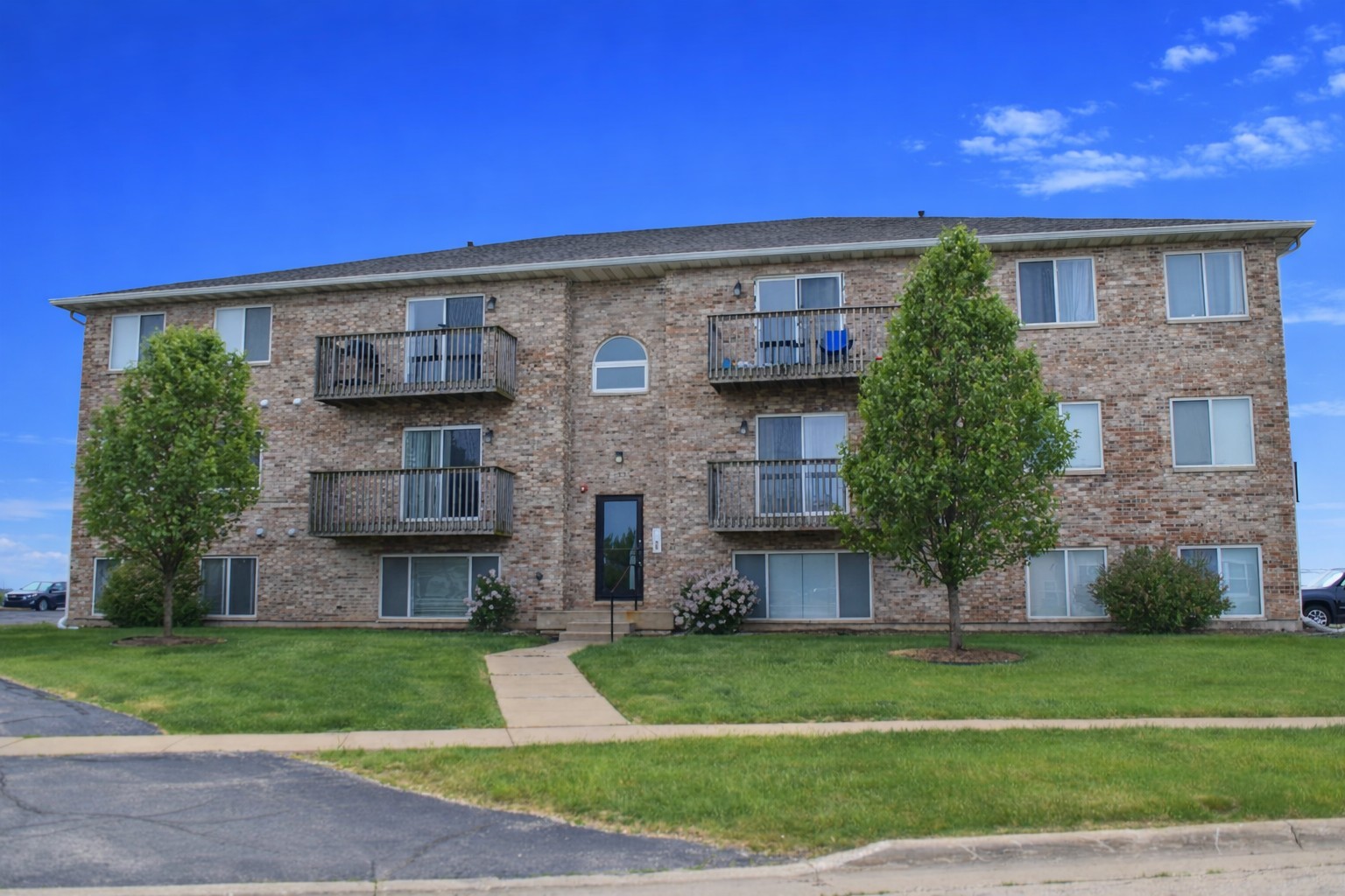 565 N Strack Street 302 Property Photo 1