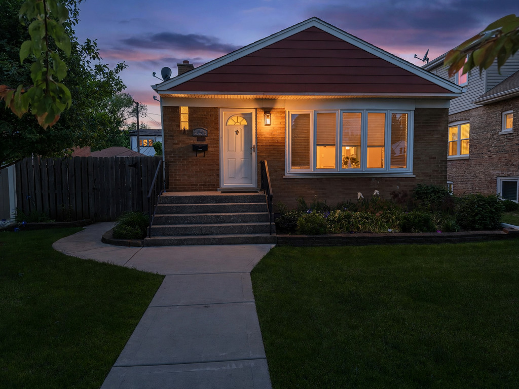 3442 Prairie Avenue Property Photo 1
