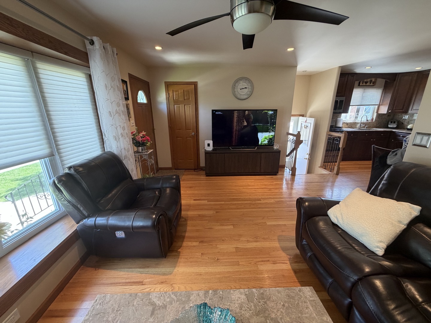 3442 Prairie Avenue Property Photo 7