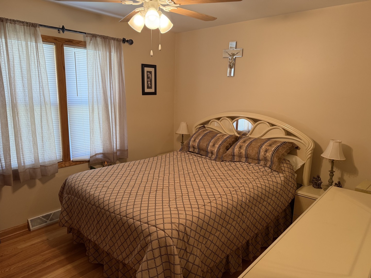 3442 Prairie Avenue Property Photo 13
