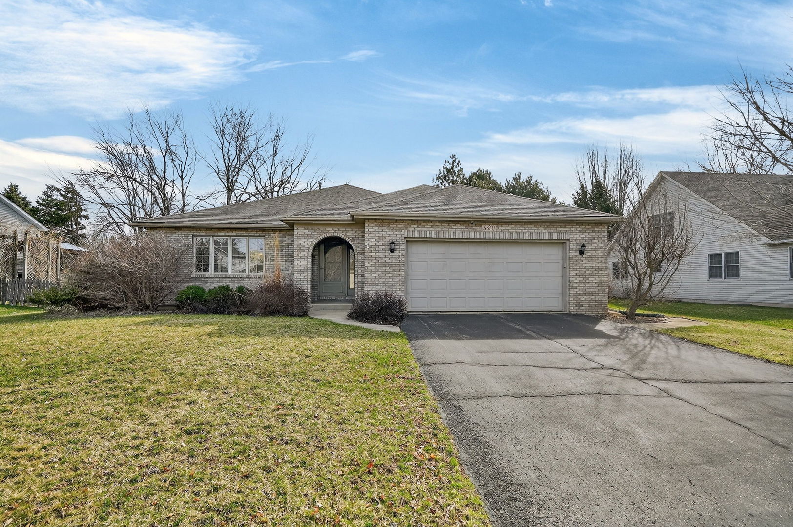 420 Windsor Drive Property Photo 1