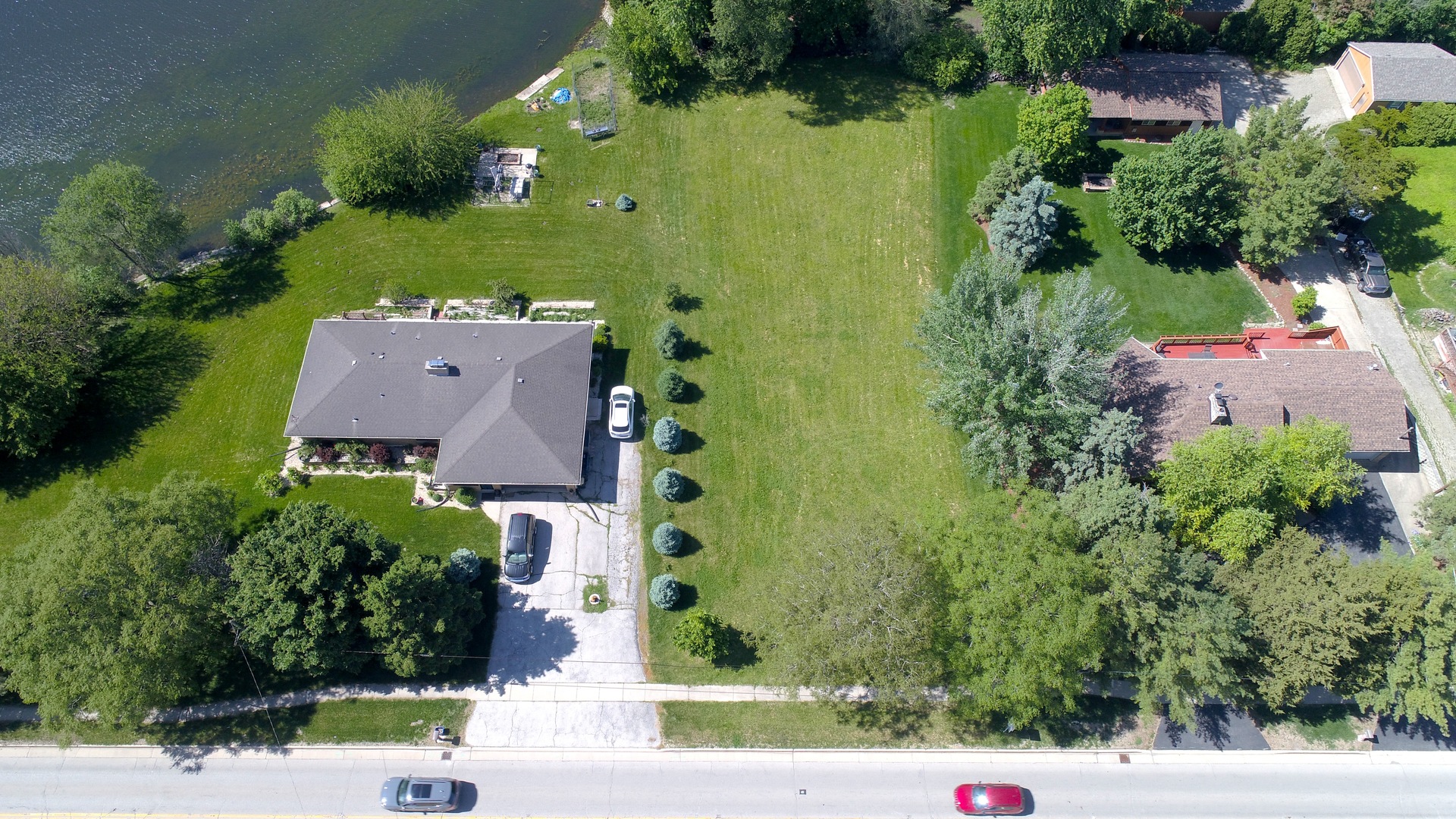 730 Plainfield Road Property Photo 2
