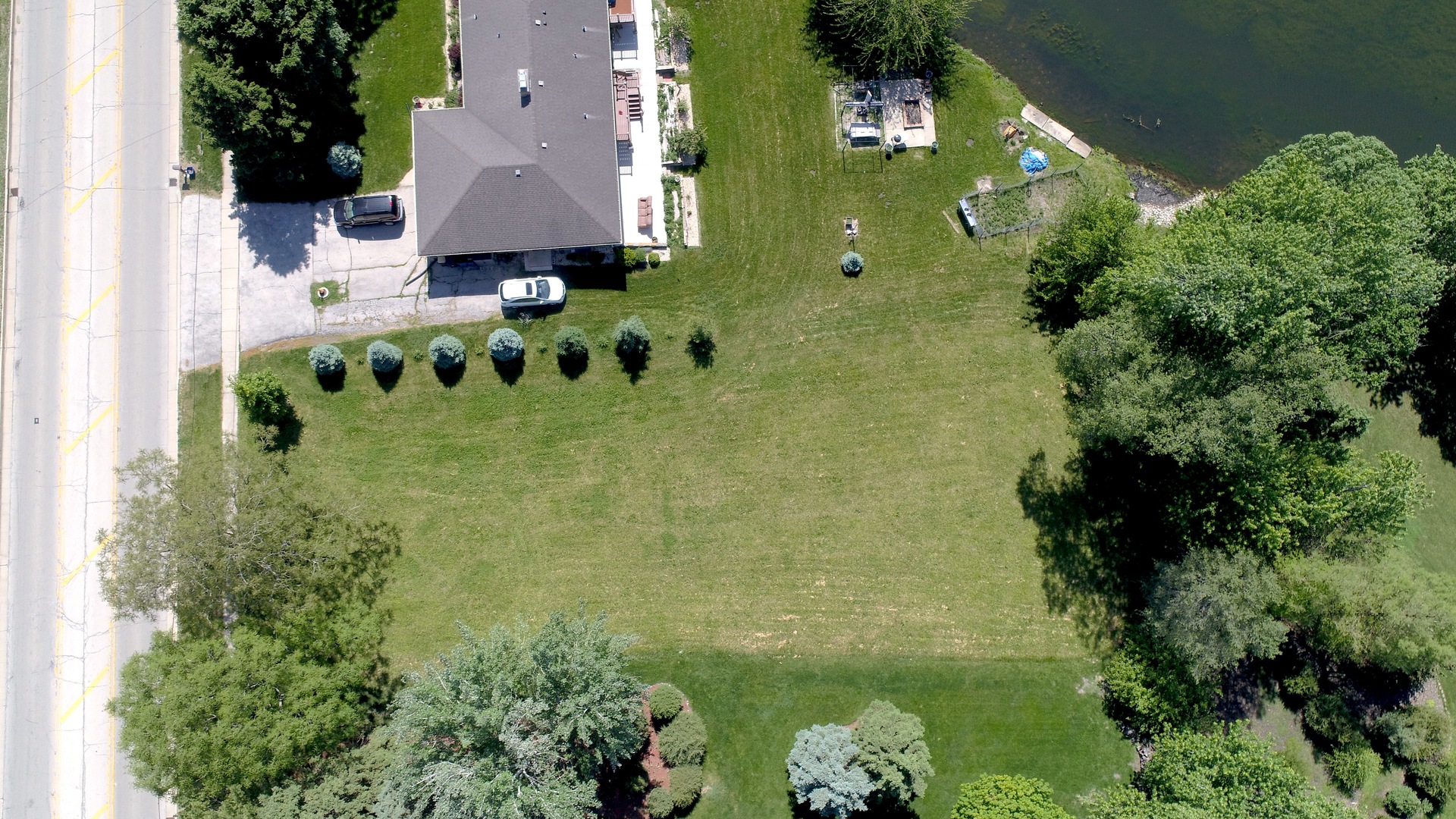 730 Plainfield Road Property Photo 4