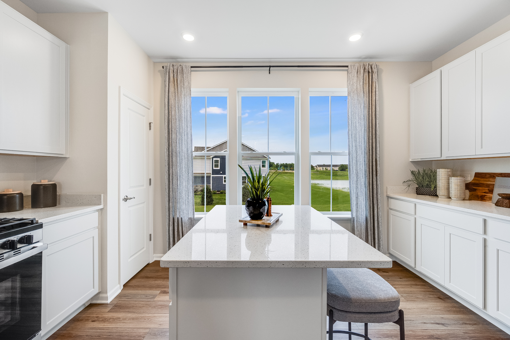 3075 Abbey Circle Property Photo 4