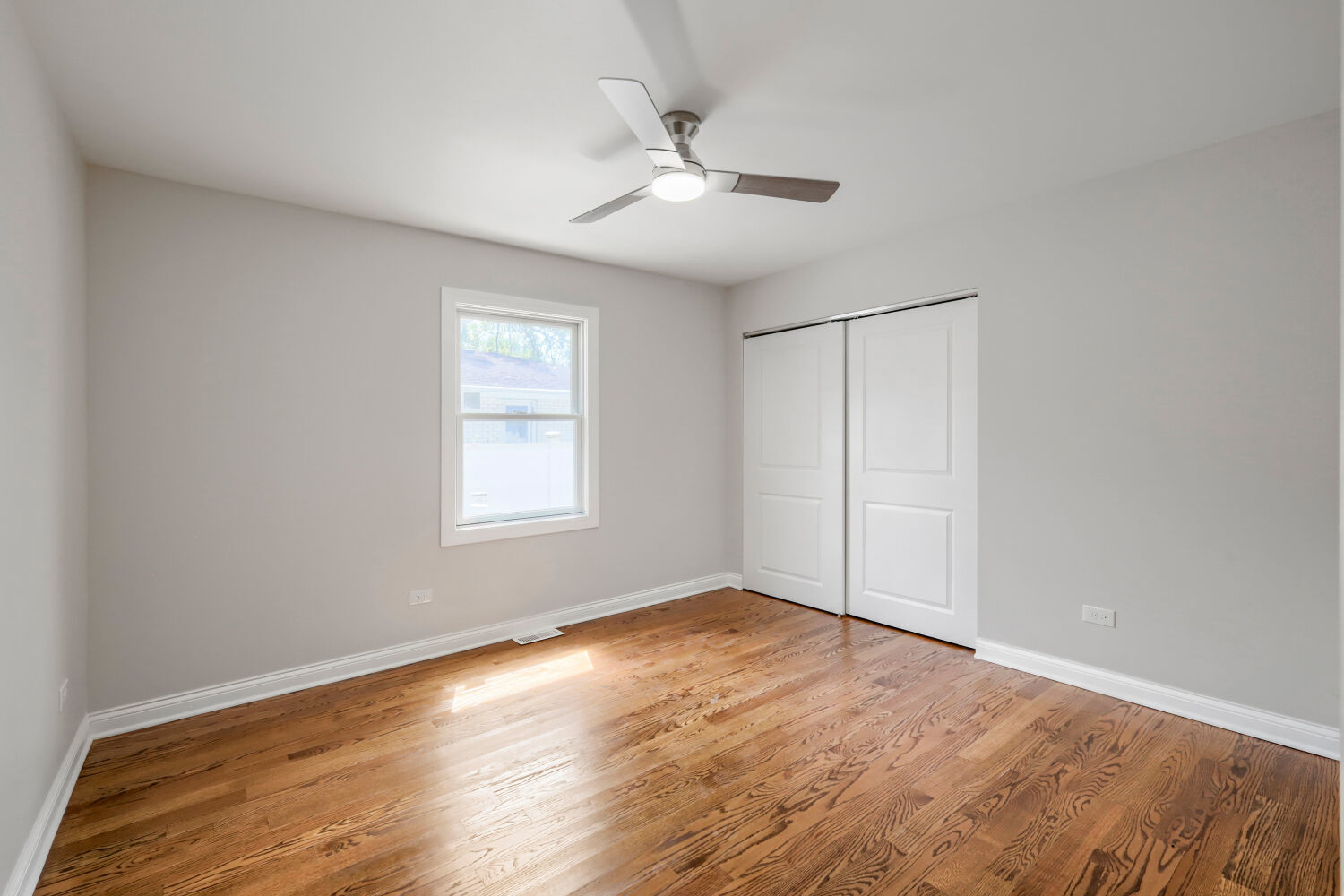 1025 S Ardmore Avenue Property Photo 9